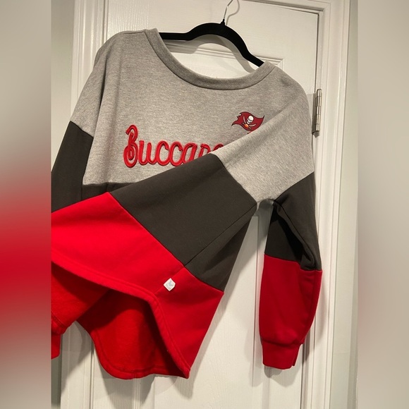 Tampa Bay Buccaneers Size M Touch Outfield Deep V-Back Tie Pullover Sweatshirt - Picture 5 of 12